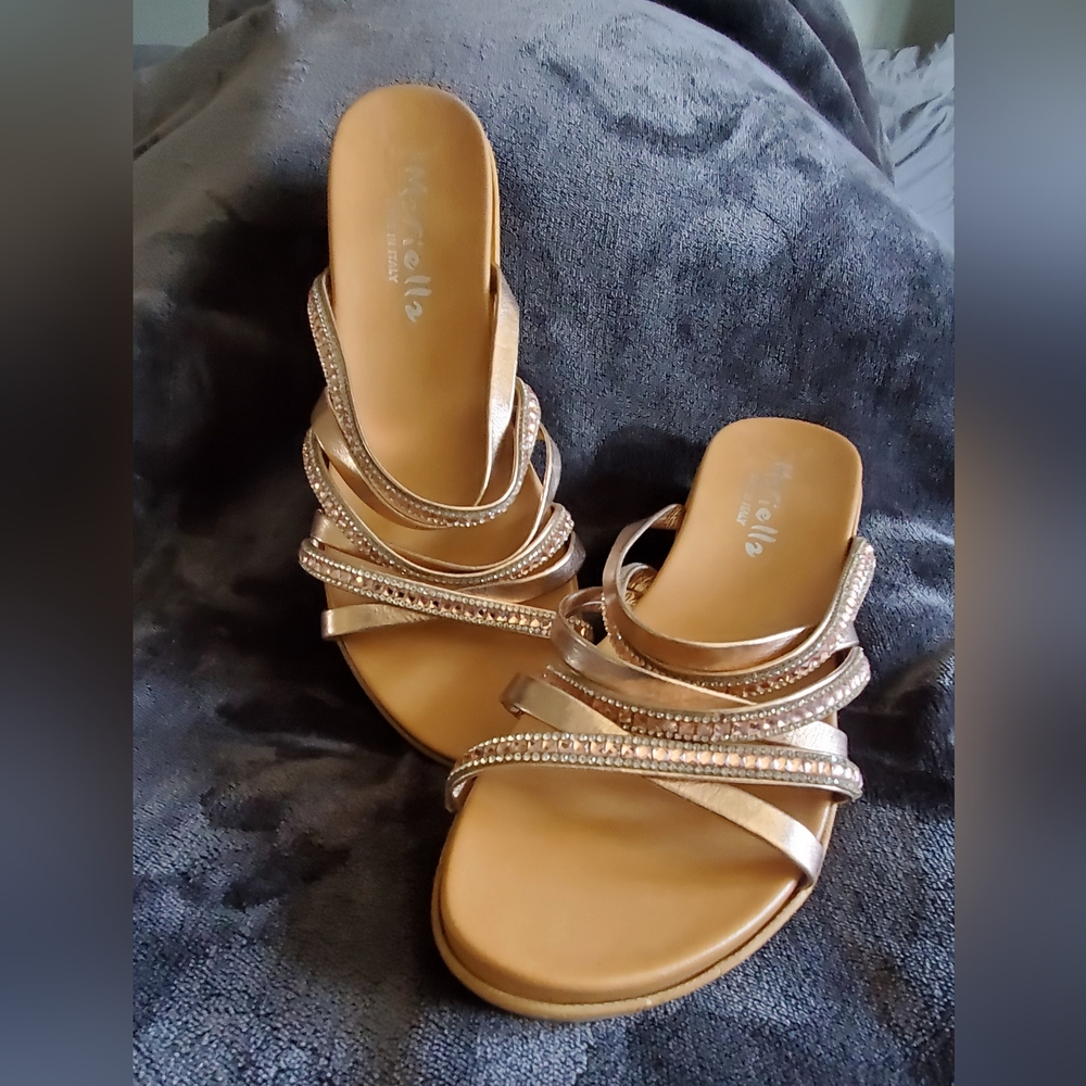 Mariella strapy sandals size 9